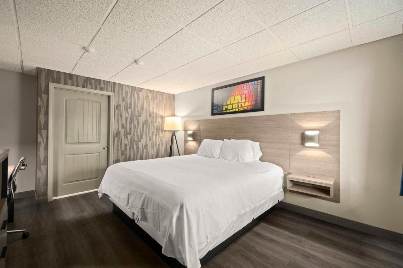 The Elmwood 2*